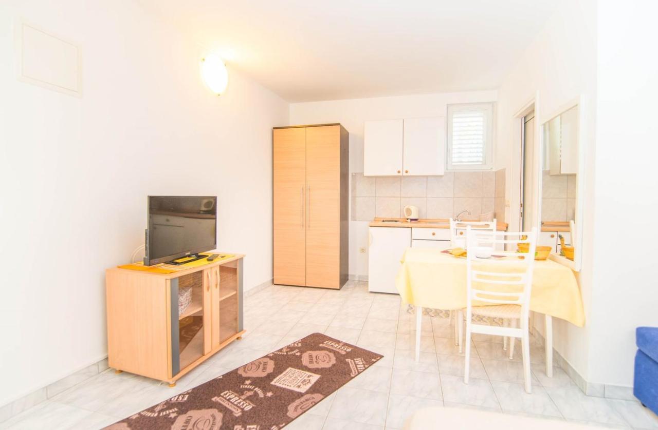 Apartments Mili 732 Makarska Bagian luar foto