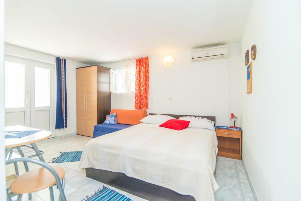 Apartments Mili 732 Makarska Bagian luar foto