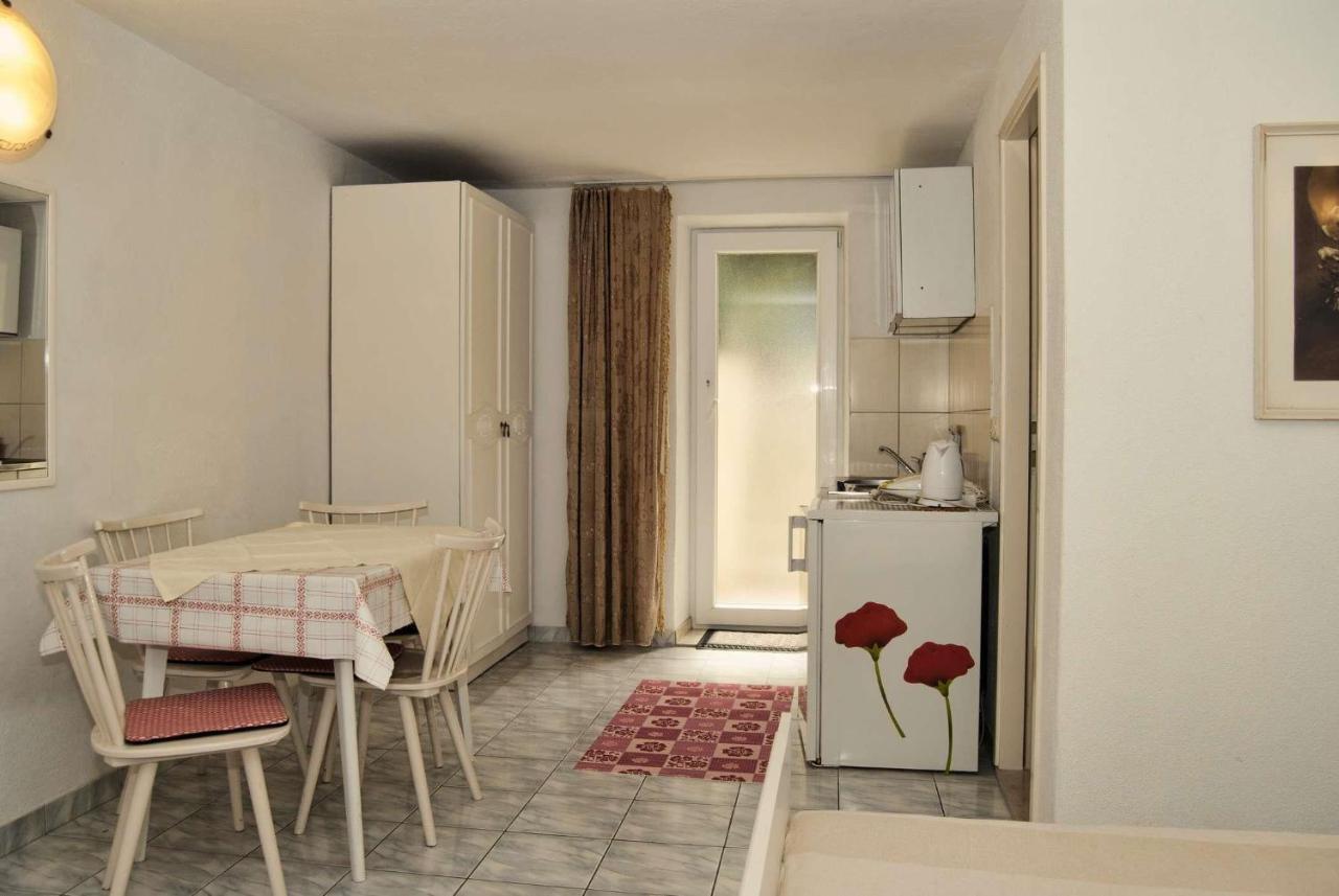 Apartments Mili 732 Makarska Bagian luar foto