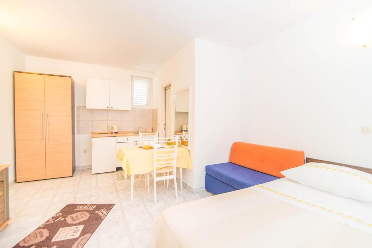 Apartments Mili 732 Makarska Bagian luar foto